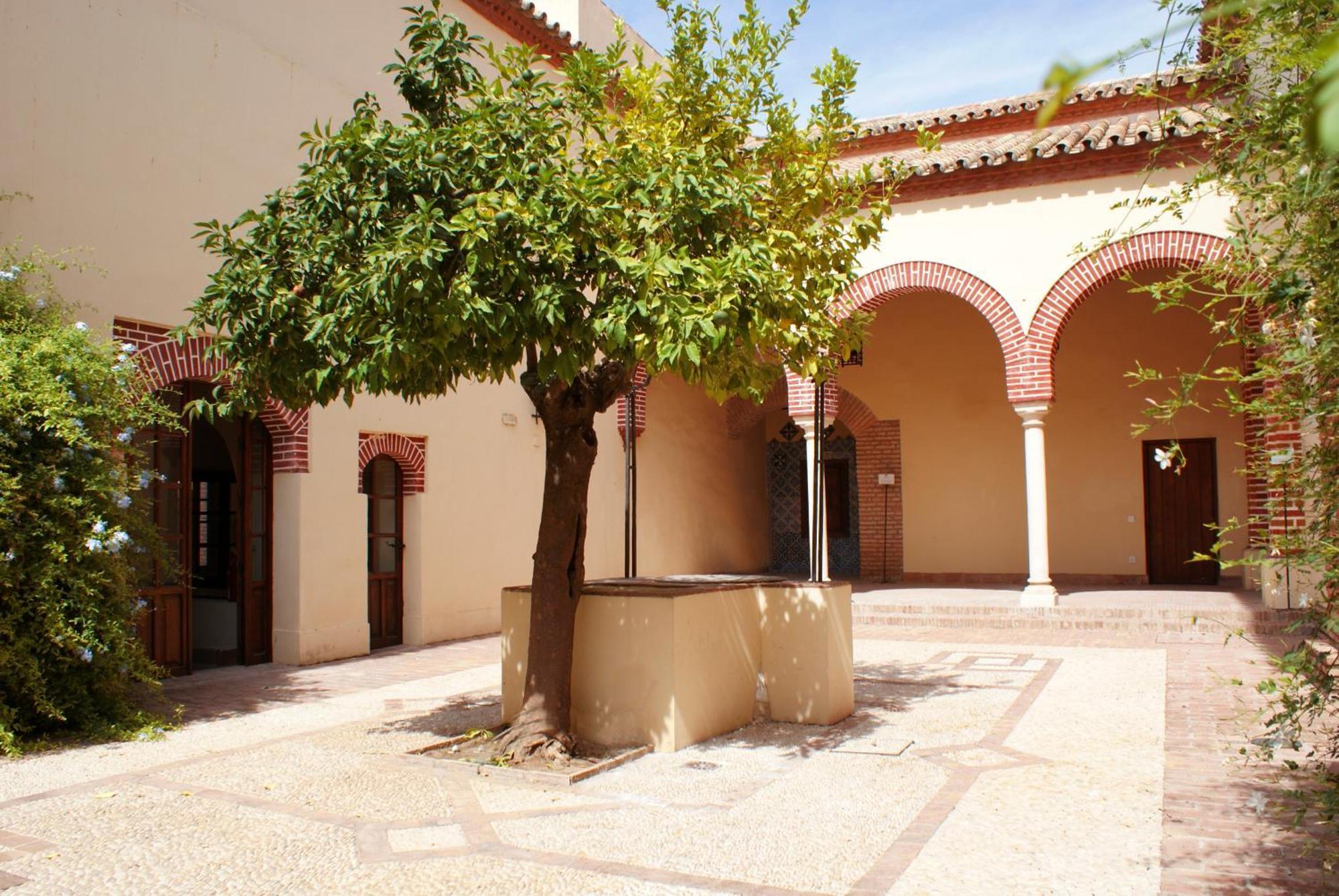 Hotel Hospedería Convento de Santa Clara Palma del Río Exterior foto